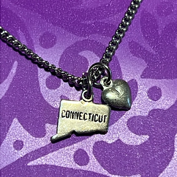 New Plain Outline “Connecticut” Map with Script & Heart Nickel Free Necklace - Picture 4 of 7